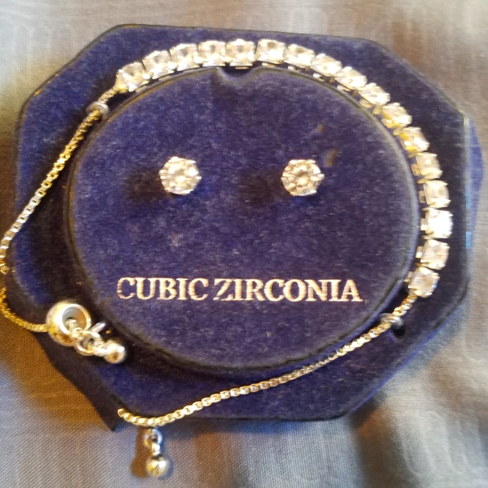 Diamond Cubic Zirconia Bracelet and Earrings Set